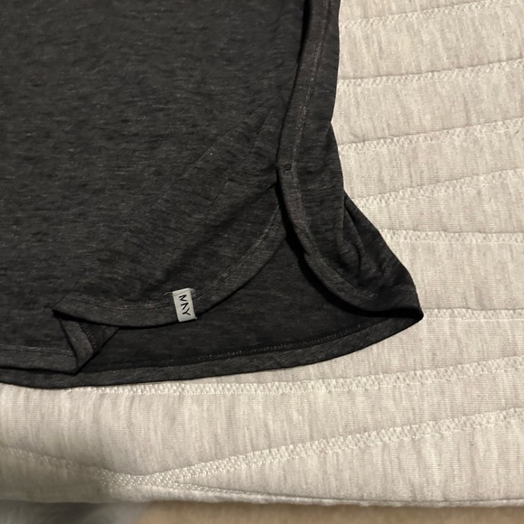 Marc New York 🎃Athletic performance top - Picture 2 of 3